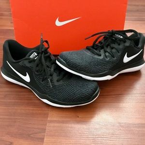 NWOT! NIKE Supreme TR6 Training